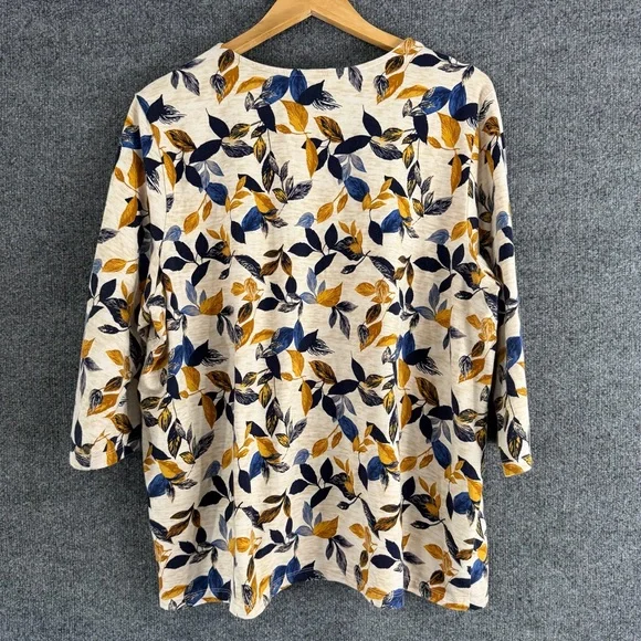 CJ BANKS Womens Floral 3/4 Sleeve Top Size 2X Beige Blue Pullover Casual Comfy - Picture 2 of 7
